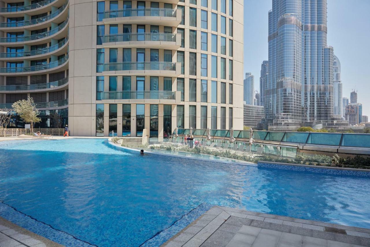 Fantastay- Burj Vista 03 Bedroom Plus Maids * Dubai