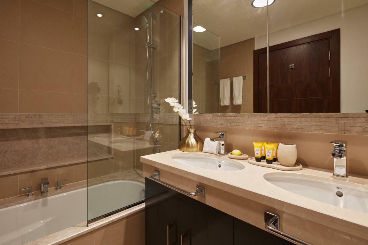 Apartment Fantastay- Burj Vista 03 Bedroom Plus Maids Dubai