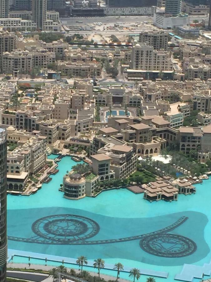 Fantastay- Burj Vista 03 Bedroom Plus Maids Apartment Dubai