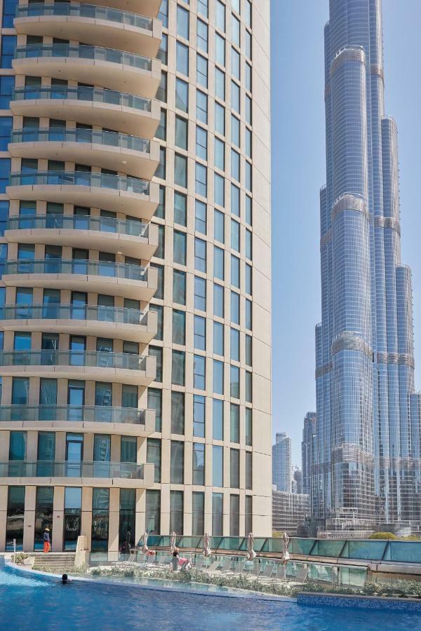 Fantastay- Burj Vista 03 Bedroom Plus Maids Apartment