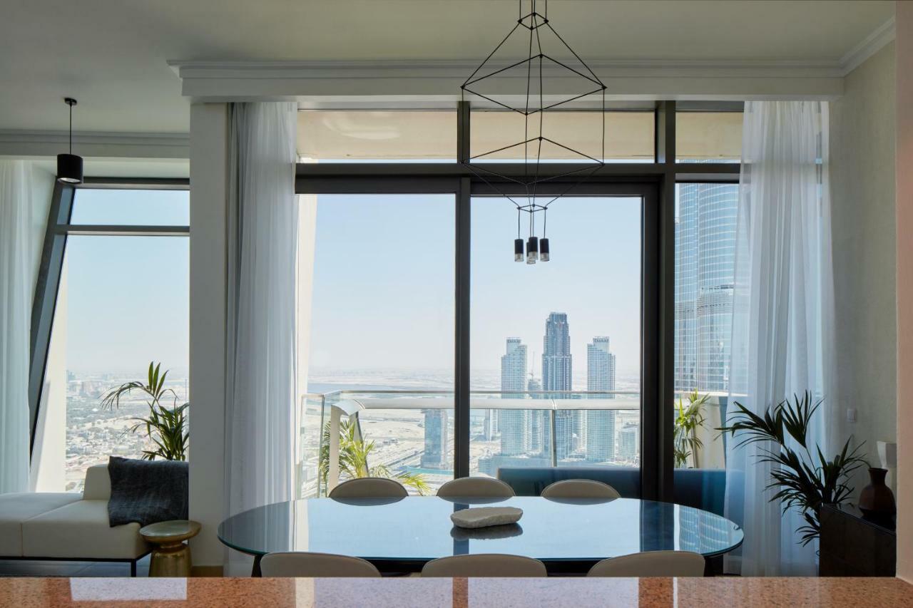 Fantastay- Burj Vista 03 Bedroom Plus Maids *